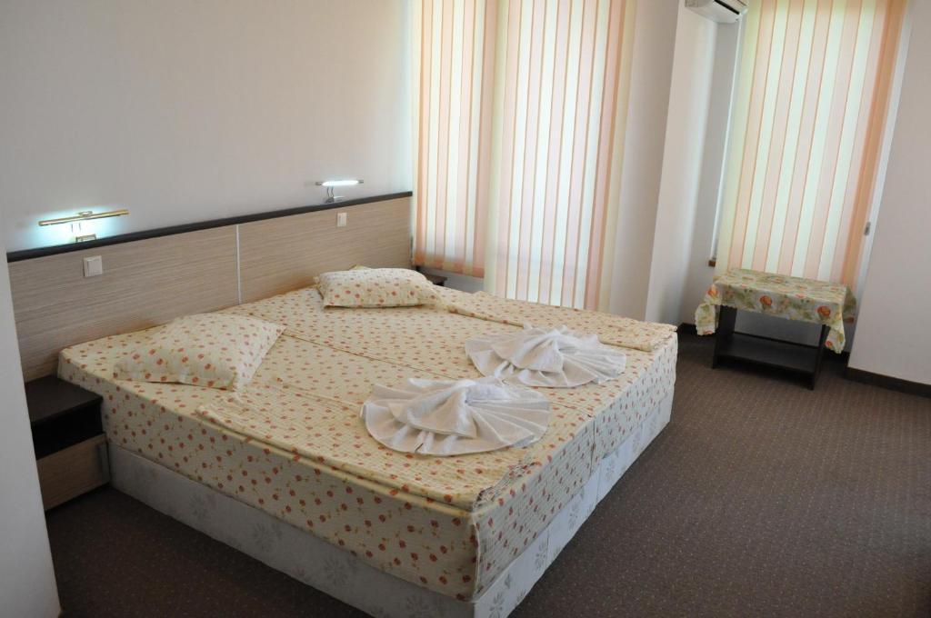 St. George Apartments เนเซบาร์ ห้อง รูปภาพ