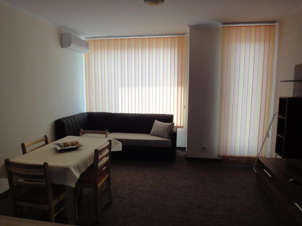 St. George Apartments เนเซบาร์ ห้อง รูปภาพ
