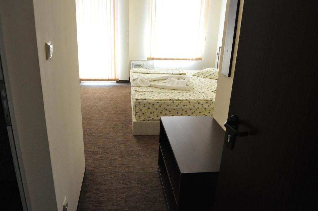 St. George Apartments เนเซบาร์ ภายนอก รูปภาพ