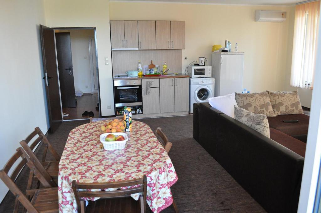 St. George Apartments เนเซบาร์ ห้อง รูปภาพ